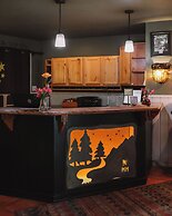 Highland Haven Creekside Inn