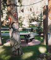 Highland Haven Creekside Inn
