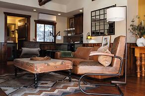 Highland Haven Creekside Inn