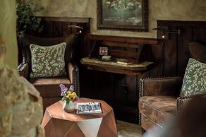 Highland Haven Creekside Inn