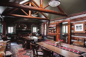 Highland Haven Creekside Inn
