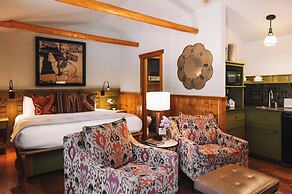 Highland Haven Creekside Inn