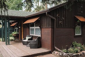 Highland Haven Creekside Inn