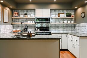 Highland Haven Creekside Inn