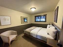 Highland Haven Creekside Inn