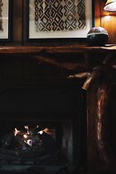 Highland Haven Creekside Inn