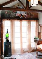 Highland Haven Creekside Inn