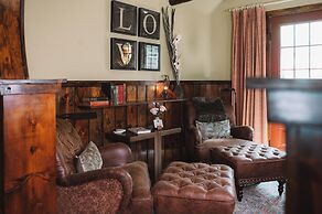 Highland Haven Creekside Inn