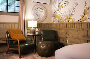 Highland Haven Creekside Inn