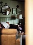 Highland Haven Creekside Inn
