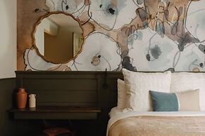 Highland Haven Creekside Inn