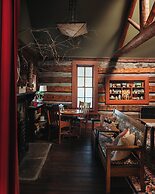 Highland Haven Creekside Inn