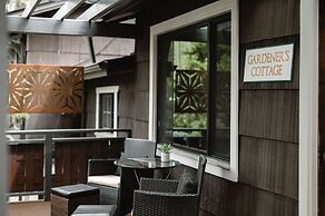 Highland Haven Creekside Inn