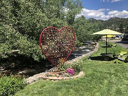 Highland Haven Creekside Inn