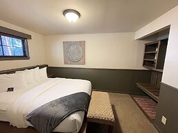 Highland Haven Creekside Inn