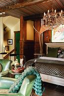 Highland Haven Creekside Inn