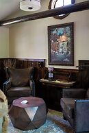 Highland Haven Creekside Inn