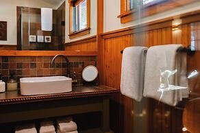 Highland Haven Creekside Inn