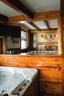 Highland Haven Creekside Inn