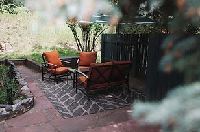 Highland Haven Creekside Inn