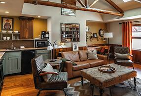 Highland Haven Creekside Inn