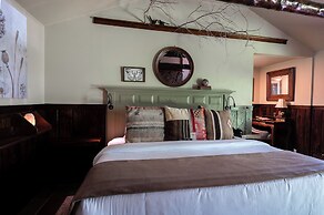 Highland Haven Creekside Inn