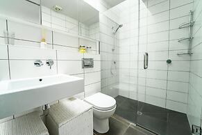 The Hutch - Top Spot