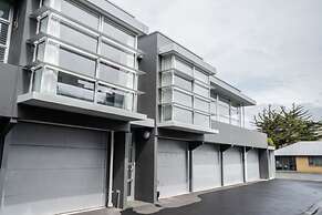 The Hutch - Top Spot