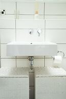 The Hutch - Top Spot