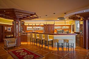 Bemelmans Post Hotel