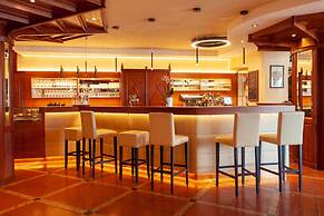 Bemelmans Post Hotel