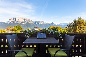 Bemelmans Post Hotel