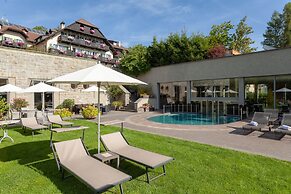Bemelmans Post Hotel