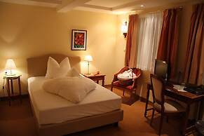 Bemelmans Post Hotel