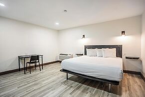 The Greens Hotel - Stockton Blvd