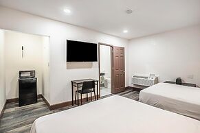 The Greens Hotel - Stockton Blvd