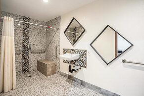 The Greens Hotel - Stockton Blvd