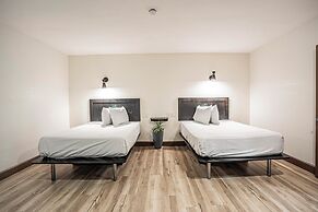 The Greens Hotel - Stockton Blvd