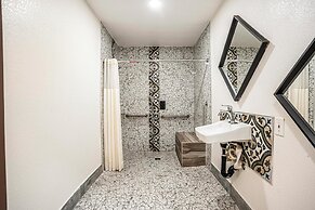 The Greens Hotel - Stockton Blvd