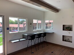 The Greens Hotel - Stockton Blvd