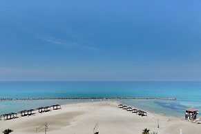 Spacious Sea View Apartment