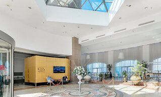 Spacious Sea View Apartment