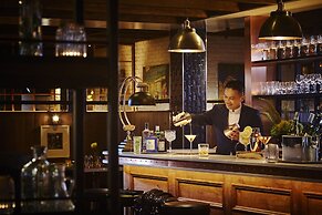 Westport Plaza Hotel