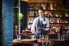 Westport Plaza Hotel