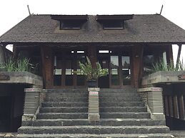 Rumah Stroberi Organic Farm and Lodge