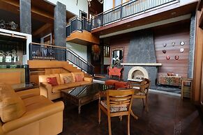 Rumah Stroberi Organic Farm and Lodge