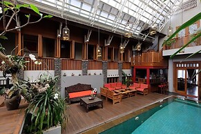 Rumah Stroberi Organic Farm and Lodge