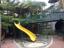 Rumah Stroberi Organic Farm and Lodge