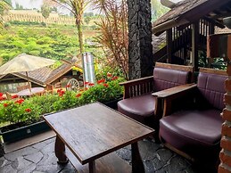 Rumah Stroberi Organic Farm and Lodge