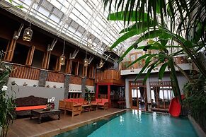 Rumah Stroberi Organic Farm and Lodge